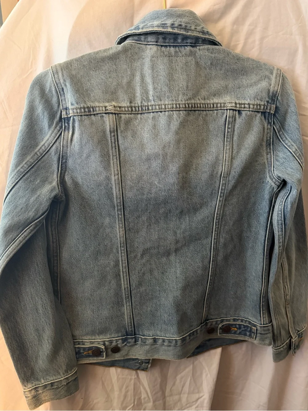 Levi's Denim Jacket in a Light Wash Blue - Picture 4 of 5